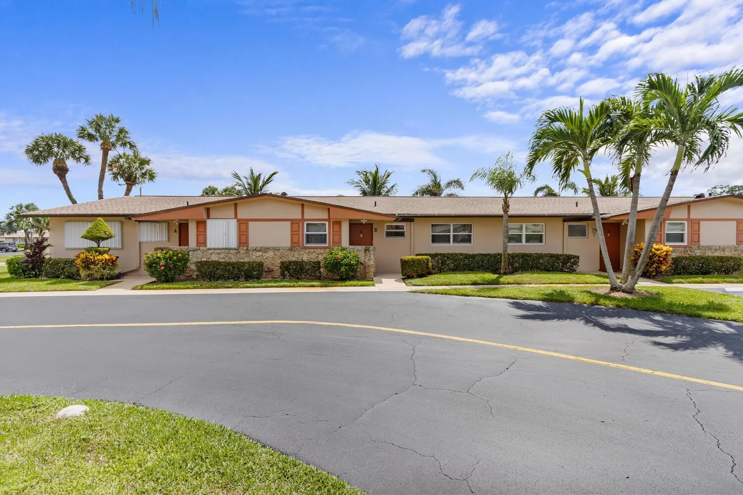 2995 Crosley Drive W, #B