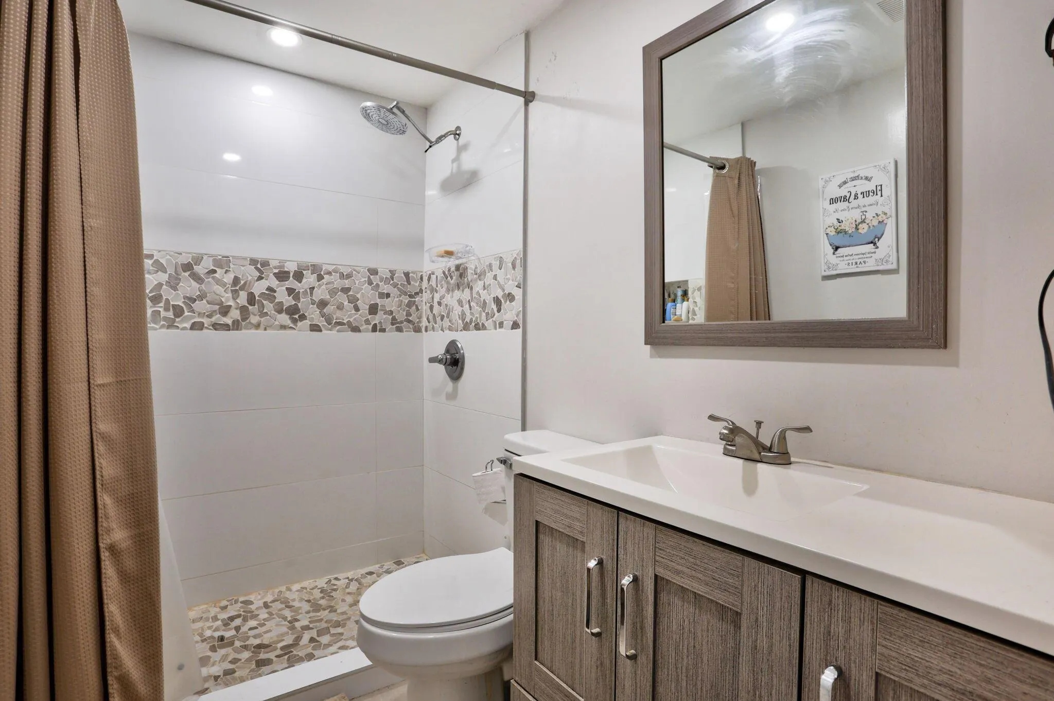 200 Main Boulevard, #1c