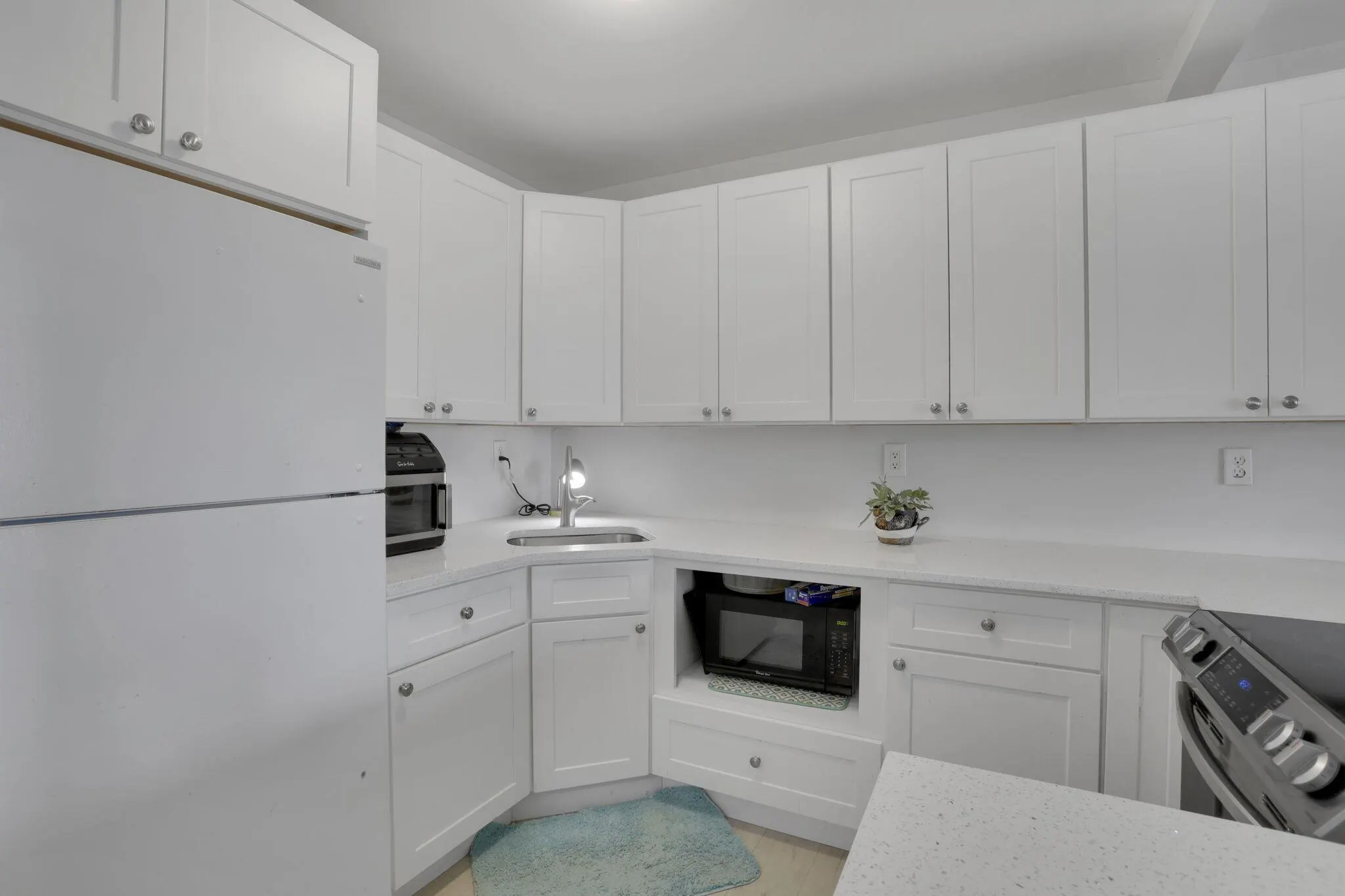 200 Main Boulevard, #1c