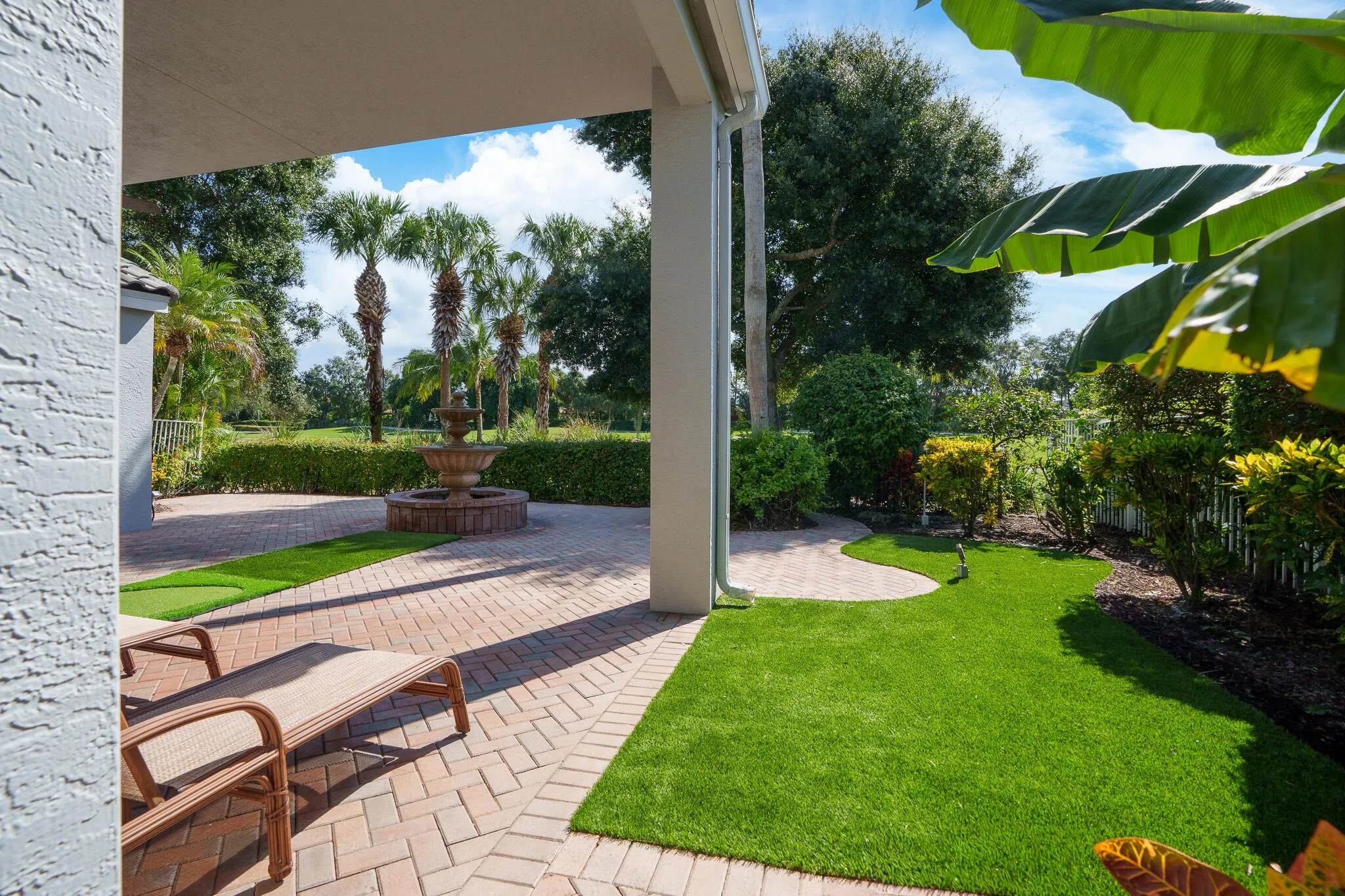 16112 Villa Vizcaya Place