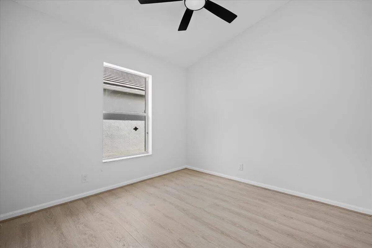 4295 Grosvenor Court