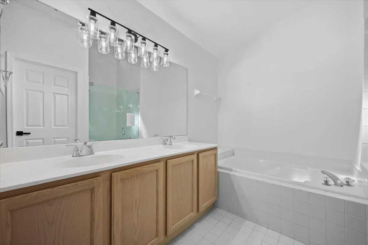 4295 Grosvenor Court