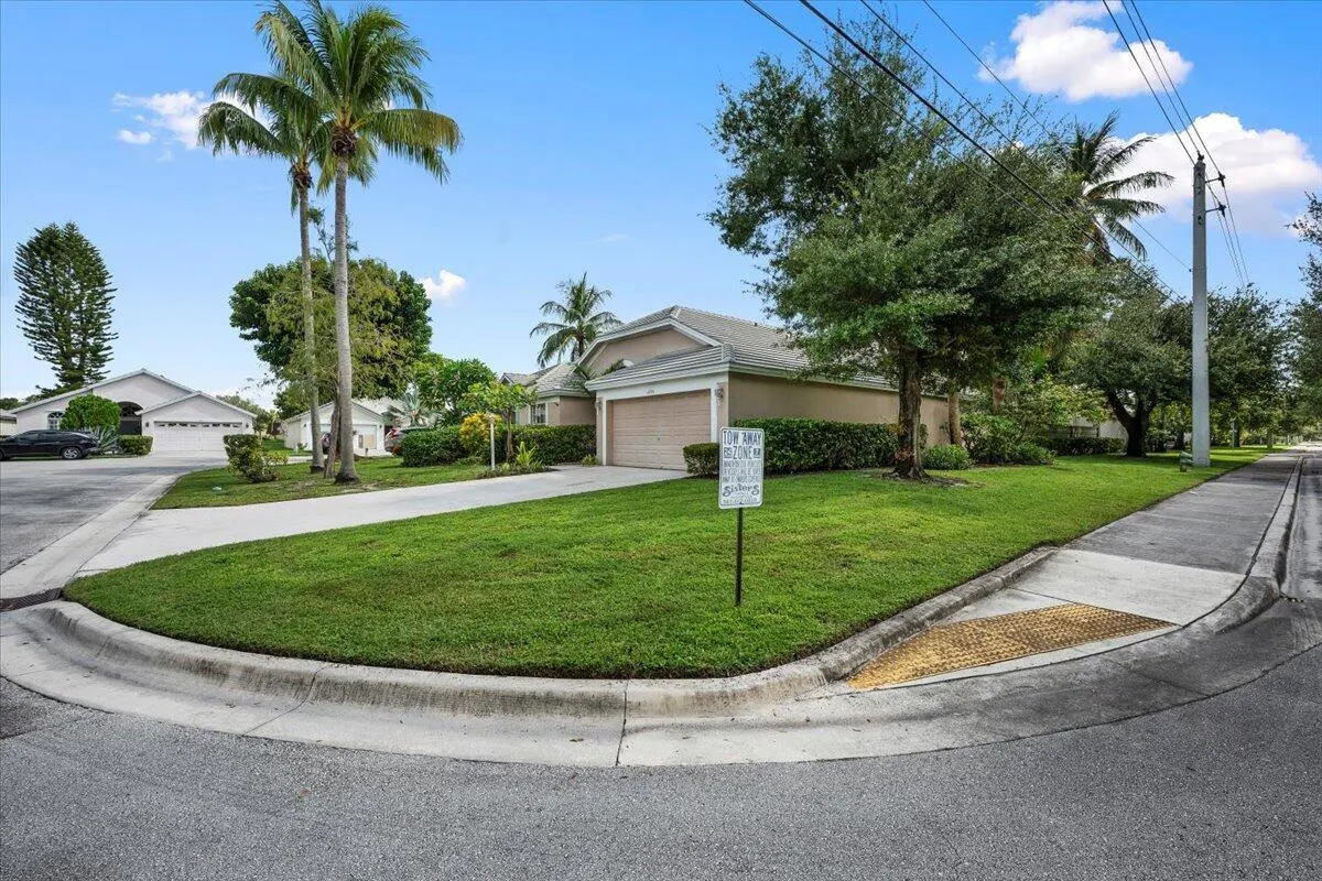 4295 Grosvenor Court
