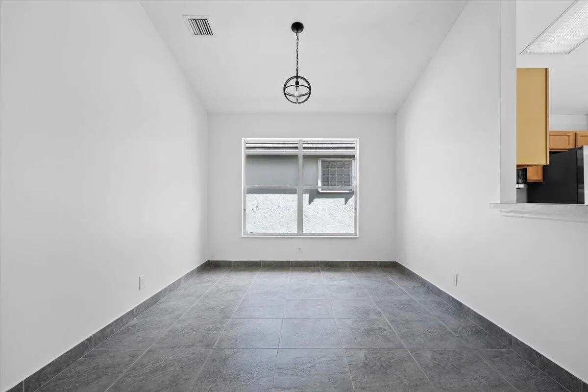 4295 Grosvenor Court
