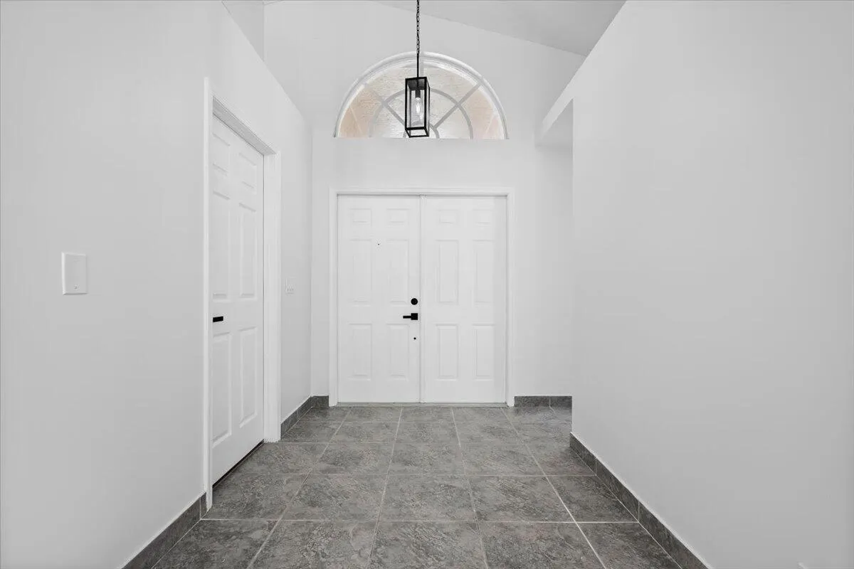 4295 Grosvenor Court