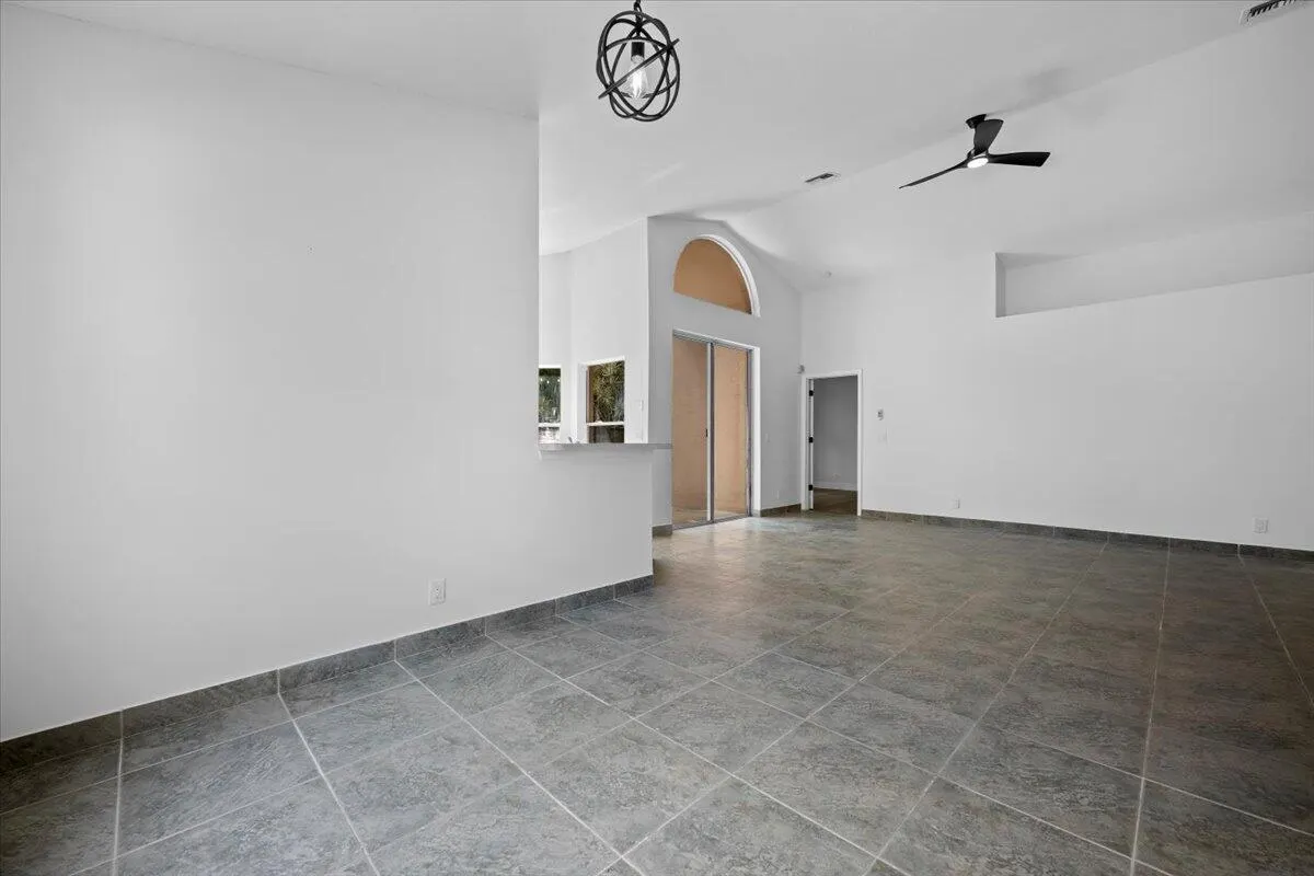 4295 Grosvenor Court