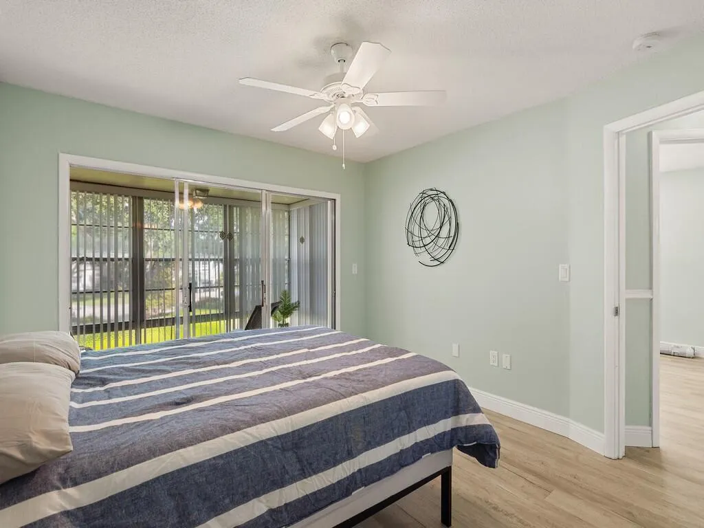 2800 Indian River Boulevard, #J6