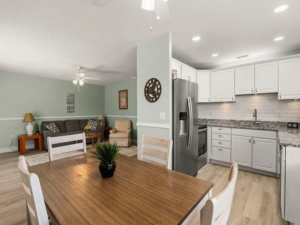2800 Indian River Boulevard, #J6