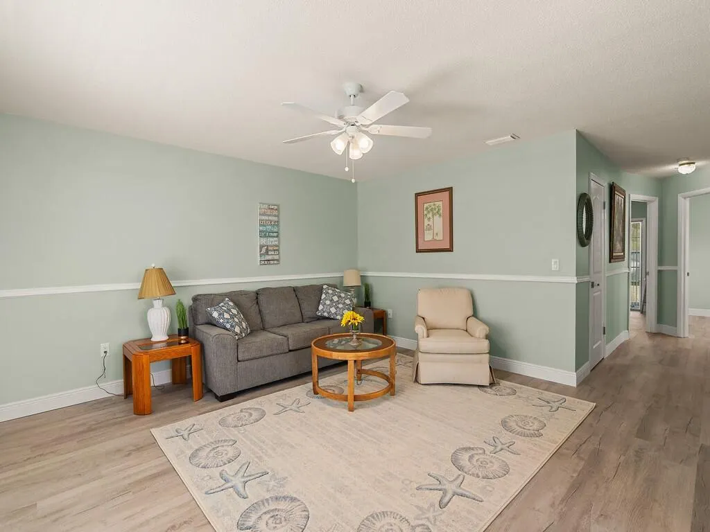 2800 Indian River Boulevard, #J6