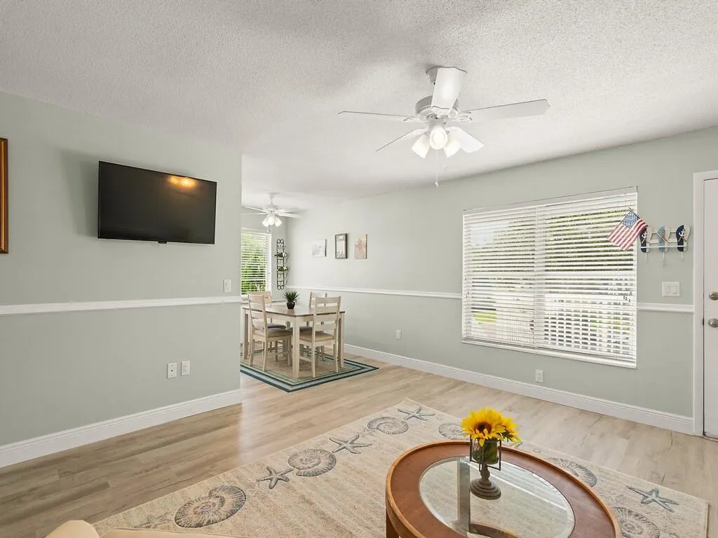 2800 Indian River Boulevard, #J6