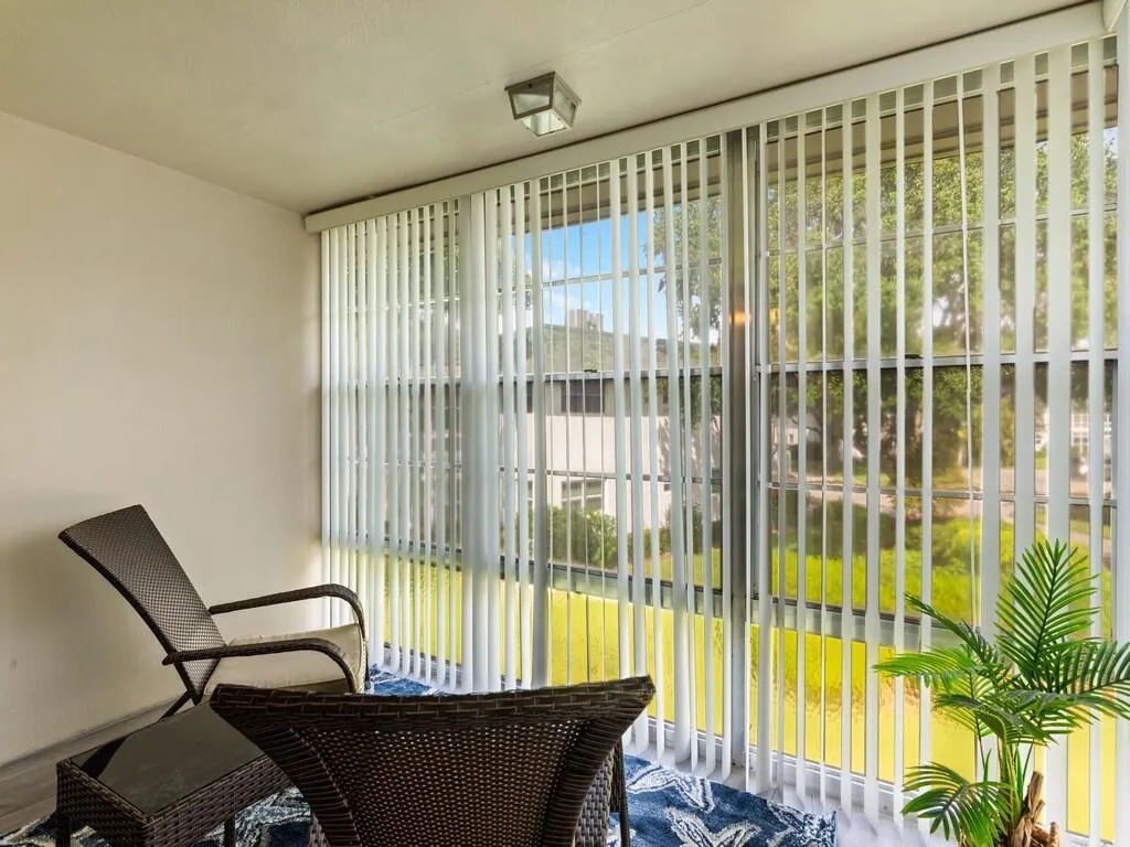 2800 Indian River Boulevard, #J6