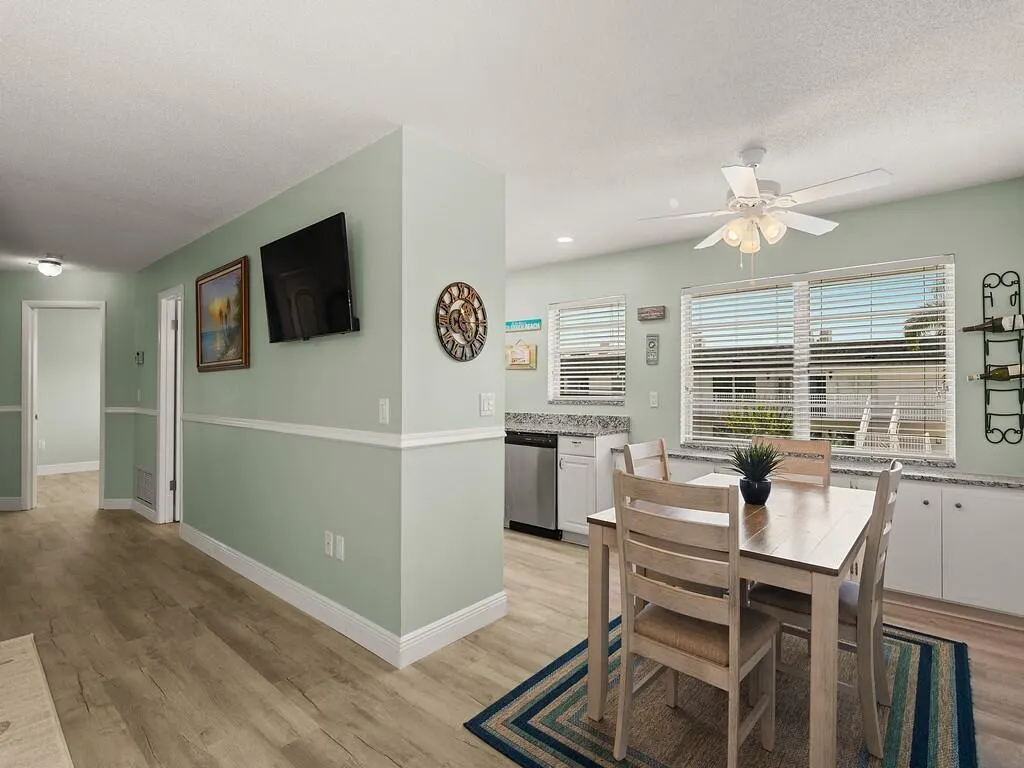 2800 Indian River Boulevard, #J6