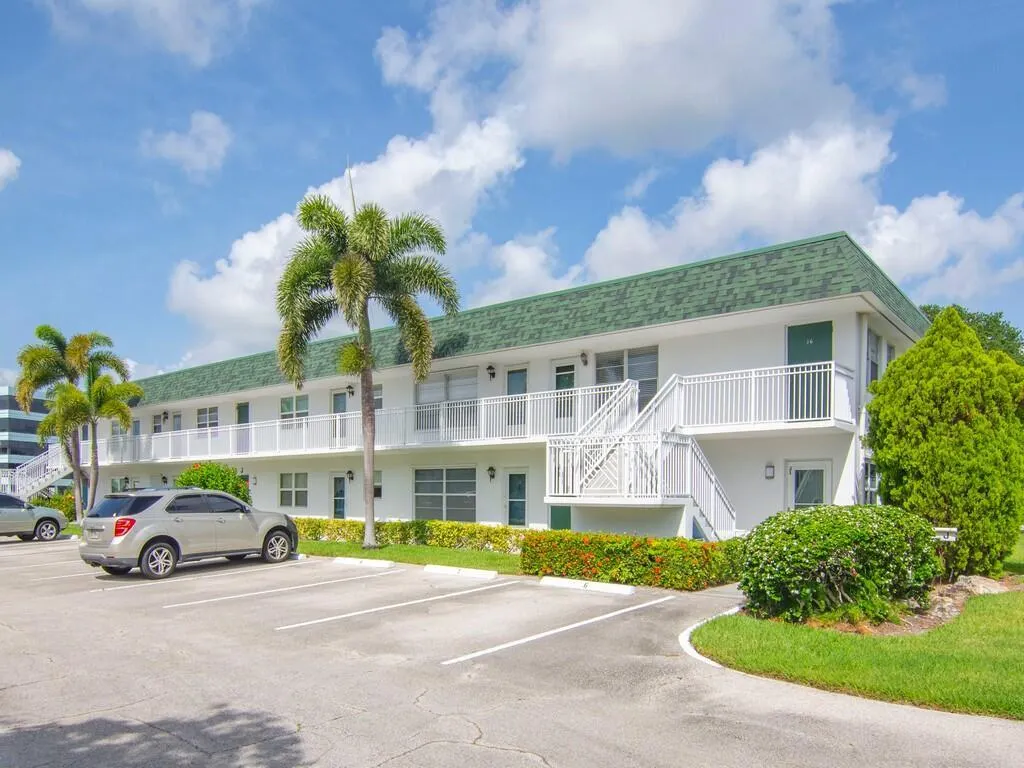 2800 Indian River Boulevard, #J6