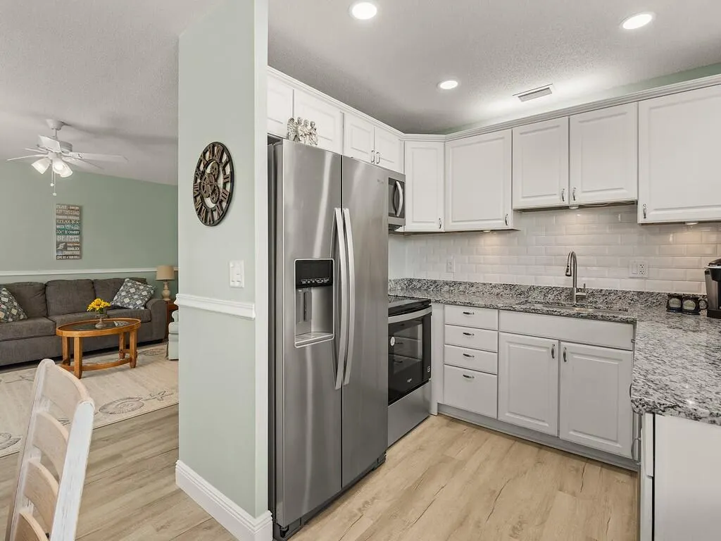 2800 Indian River Boulevard, #J6
