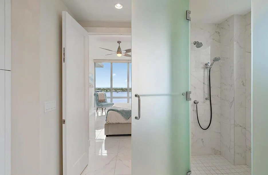 1 Water Club Way, #1004