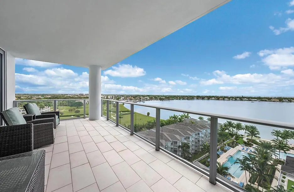 1 Water Club Way, #1004