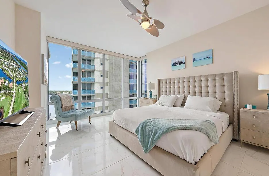 1 Water Club Way, #1004