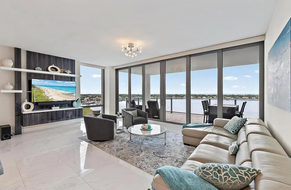 1 Water Club Way, #1004