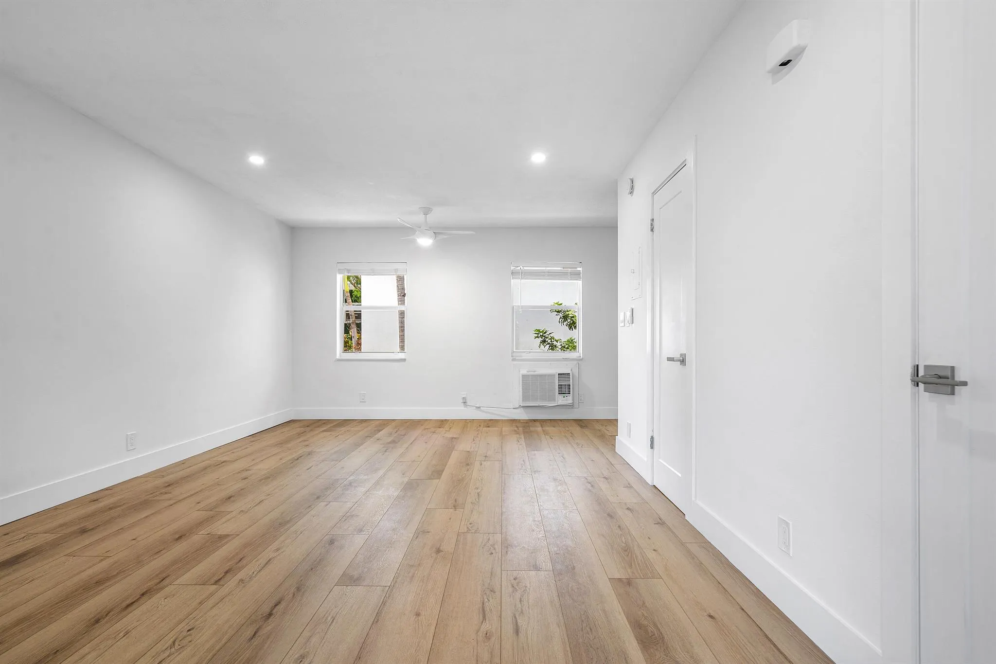 1955 NE 3rd Street, #3