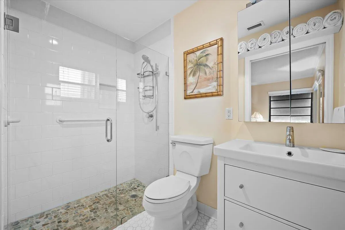1419 Riverside Circle