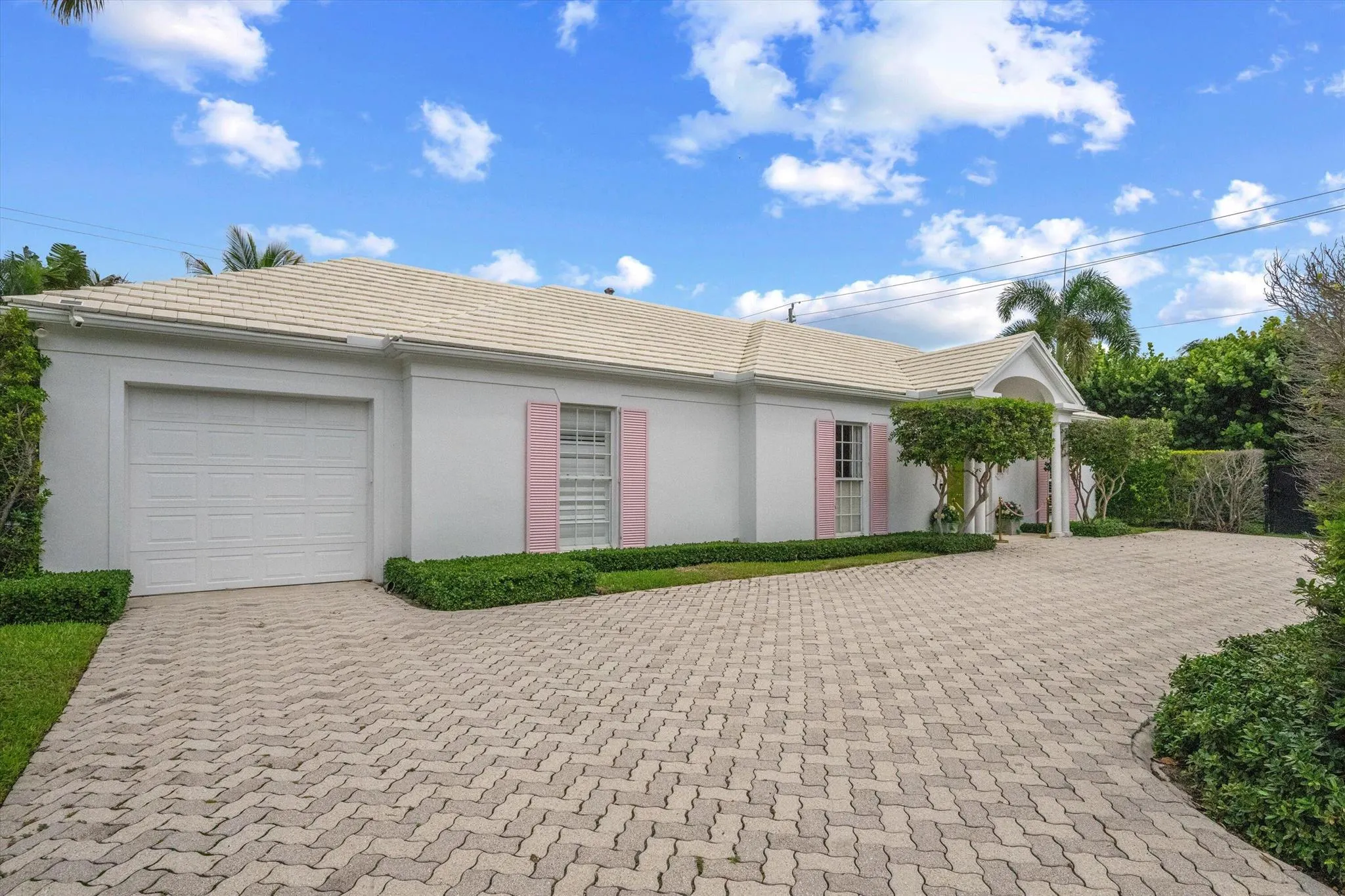 201 Bahama Lane