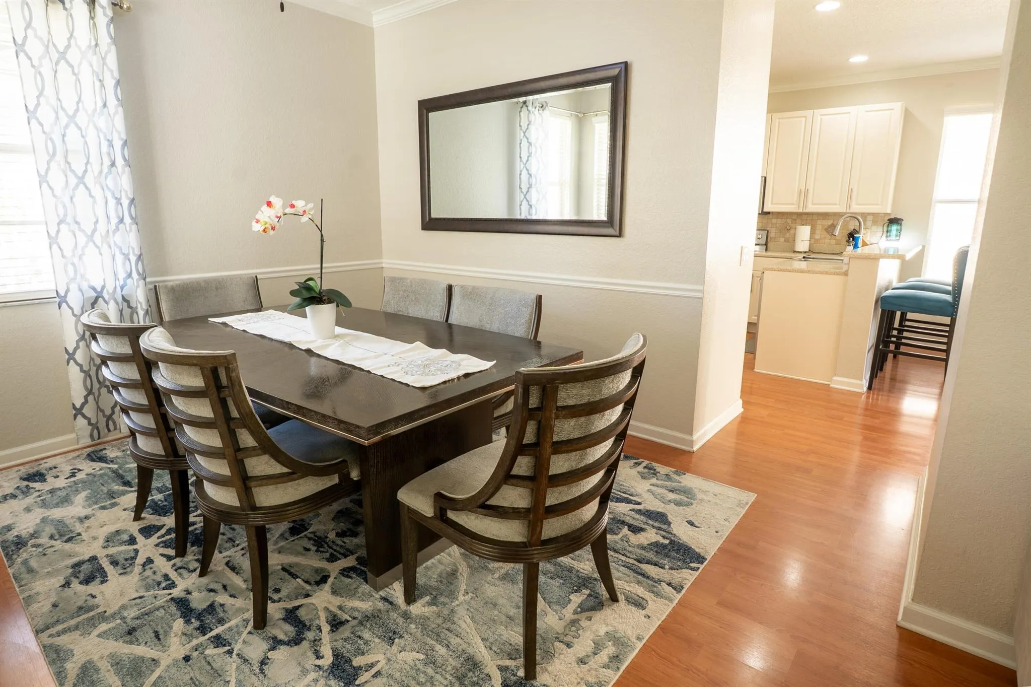 5463 Queenship Court
