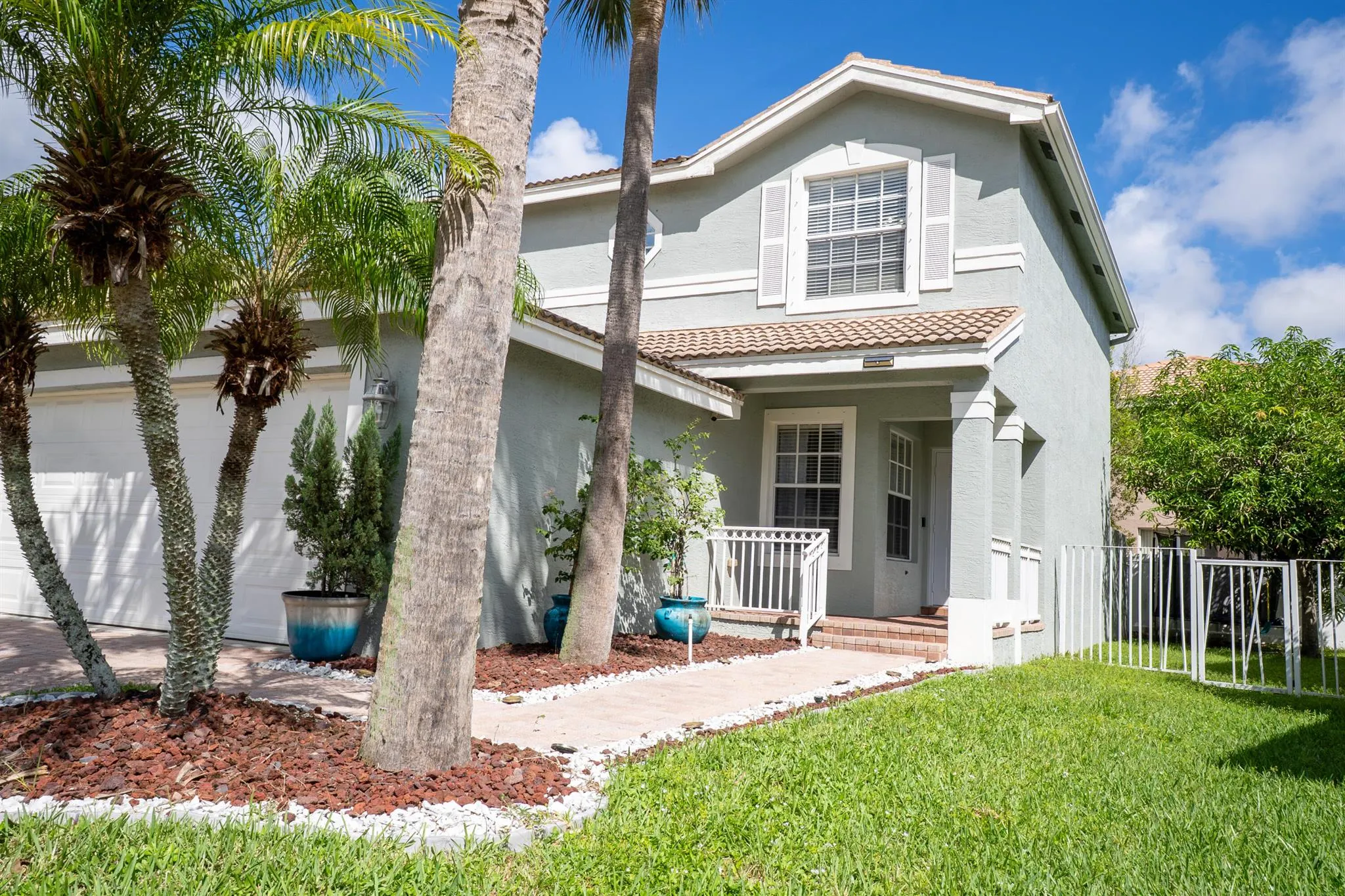 5463 Queenship Court