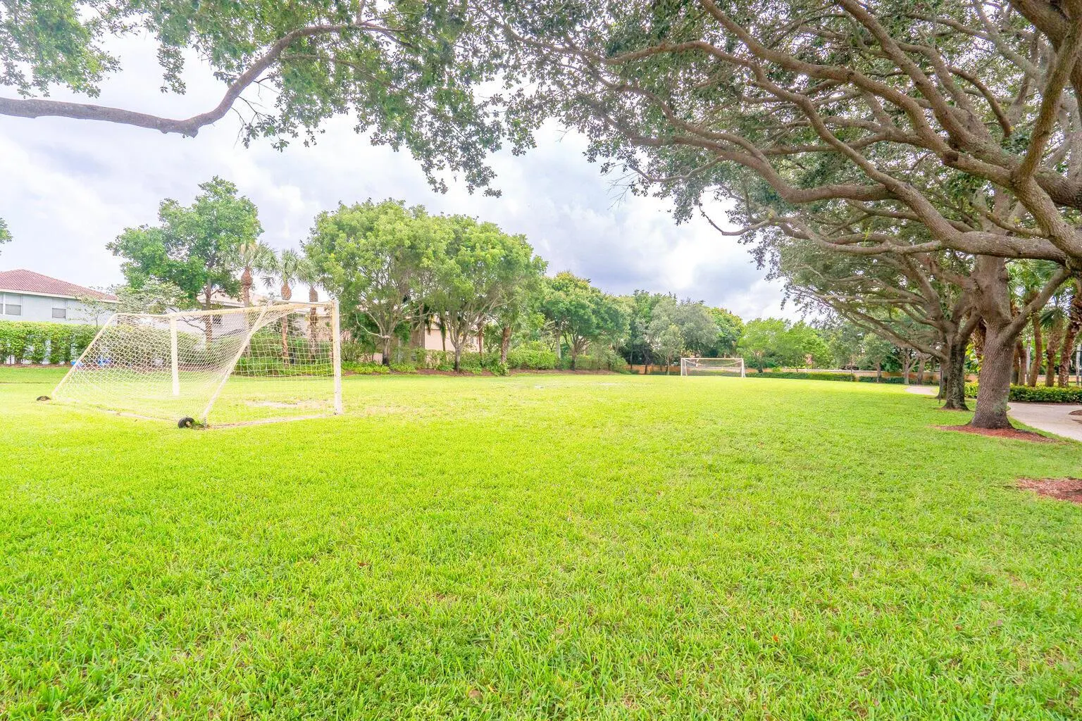 5463 Queenship Court