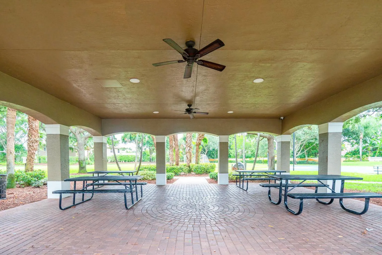 5463 Queenship Court