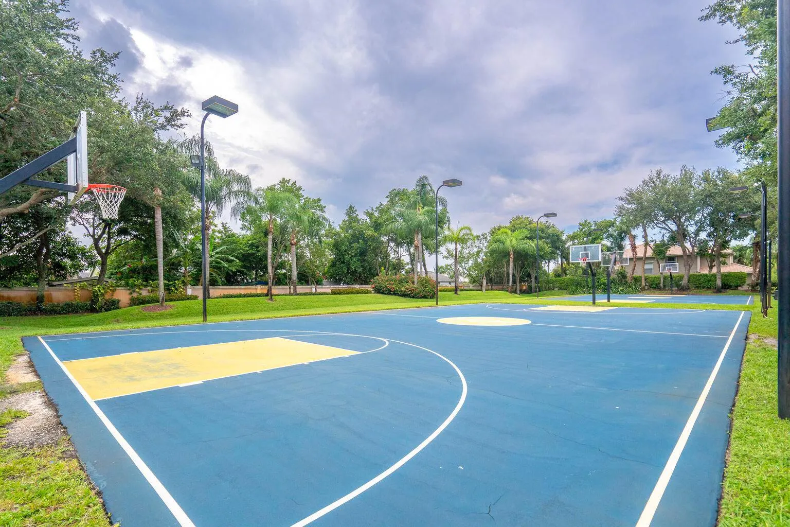 5463 Queenship Court