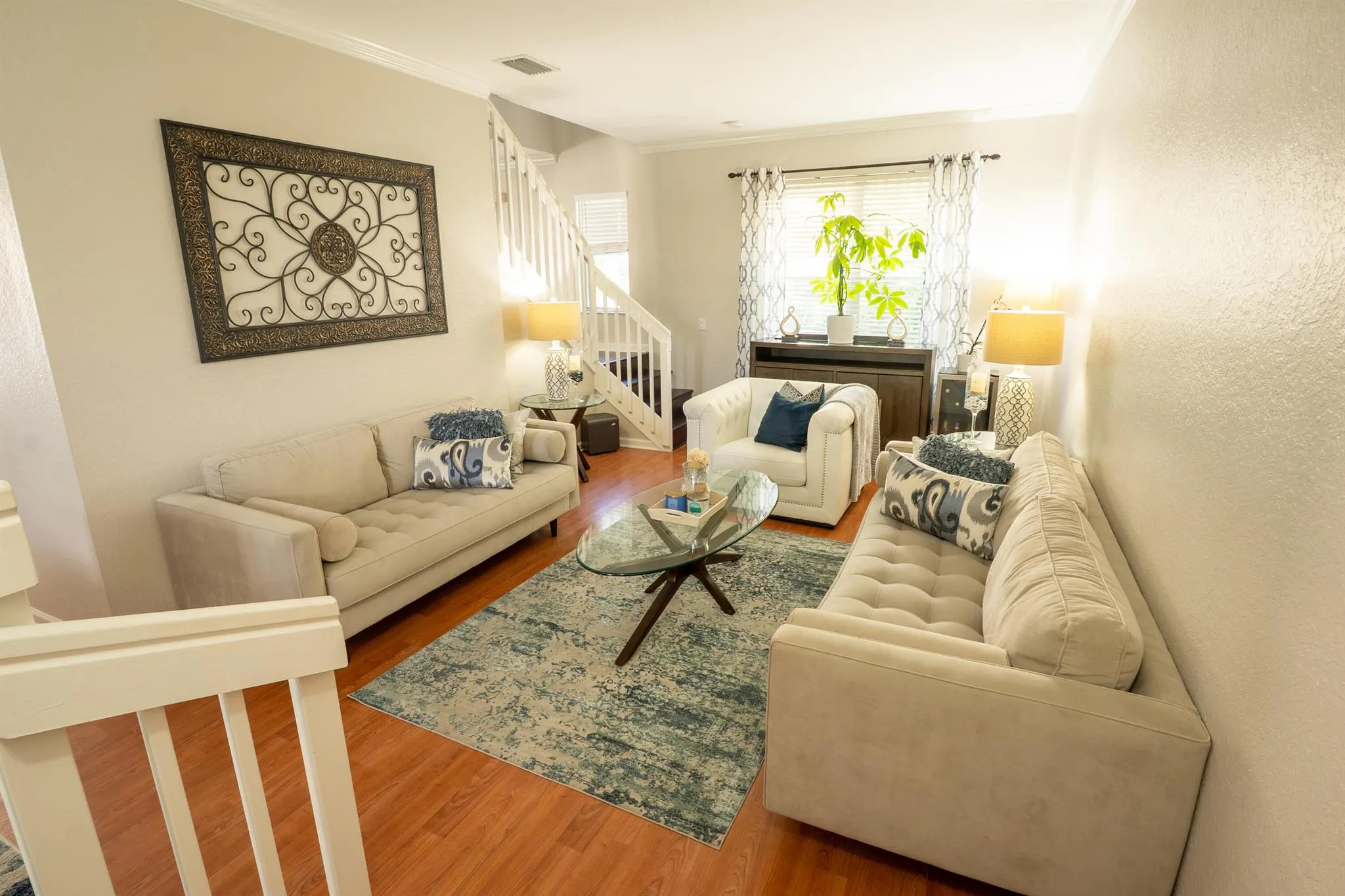 5463 Queenship Court