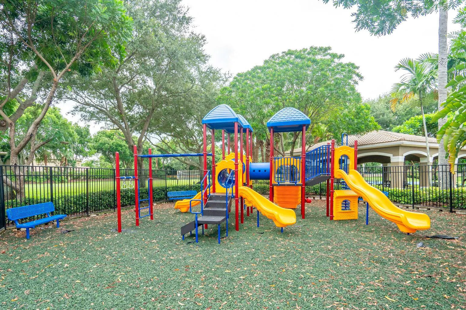 5463 Queenship Court