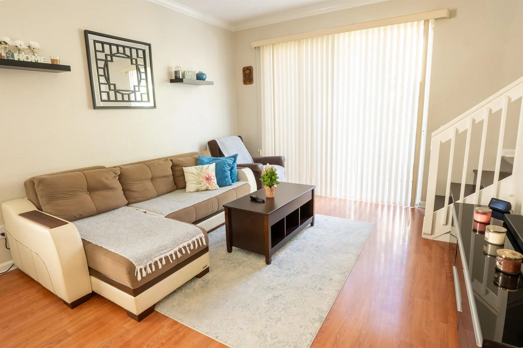 5463 Queenship Court