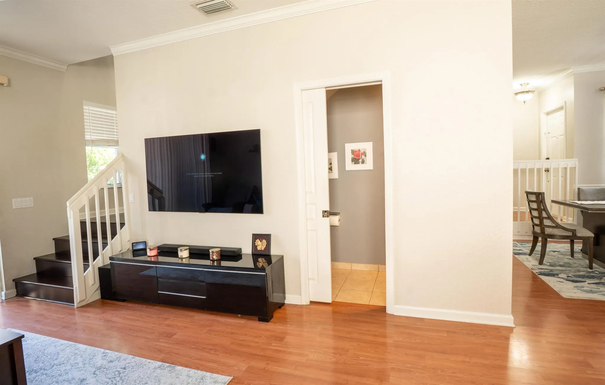 5463 Queenship Court