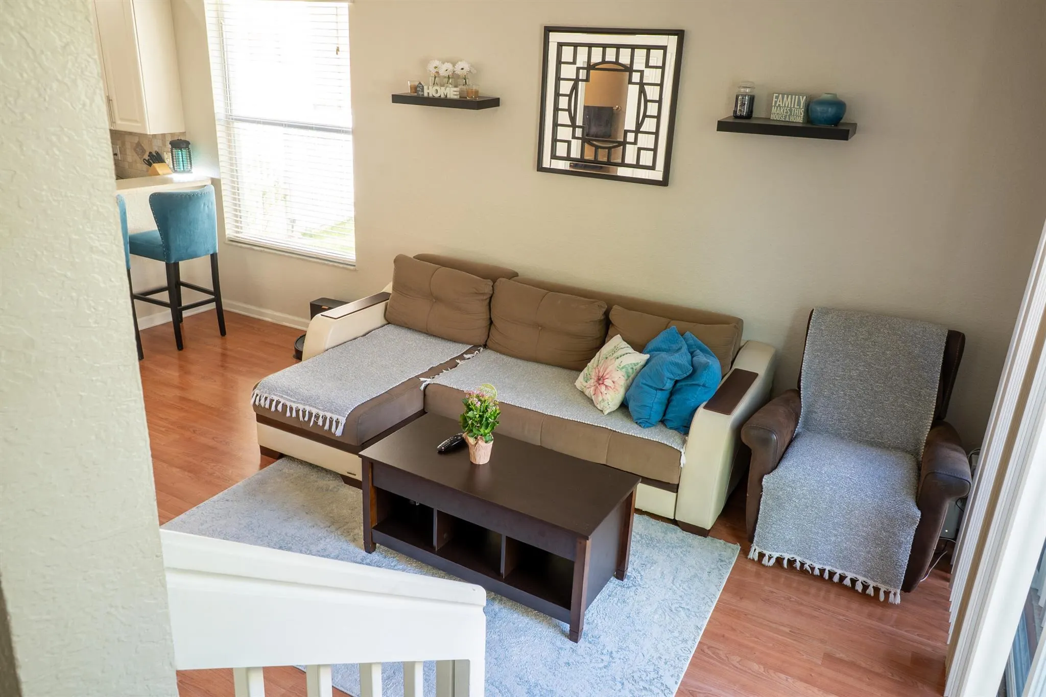 5463 Queenship Court