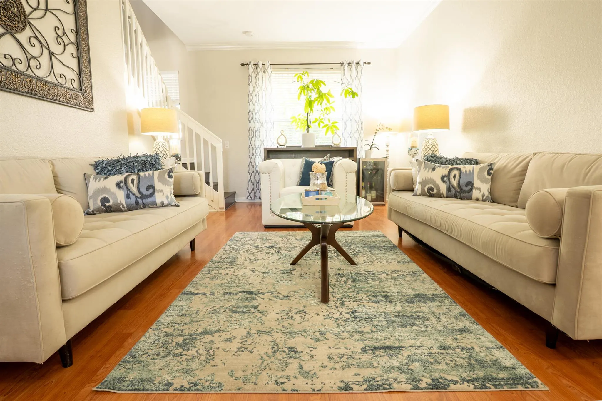 5463 Queenship Court