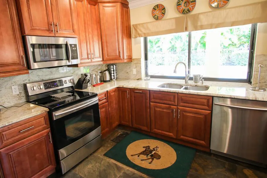 2099 Greenview Cove Drive
