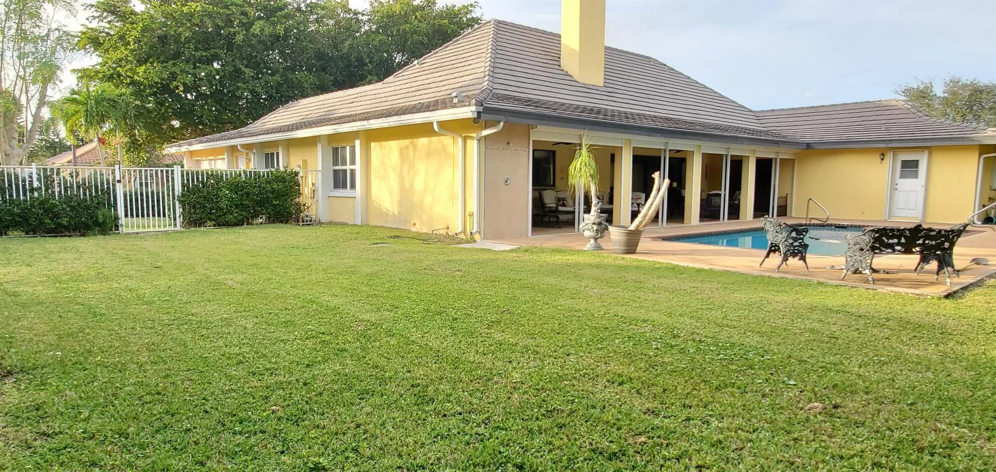 2099 Greenview Cove Drive