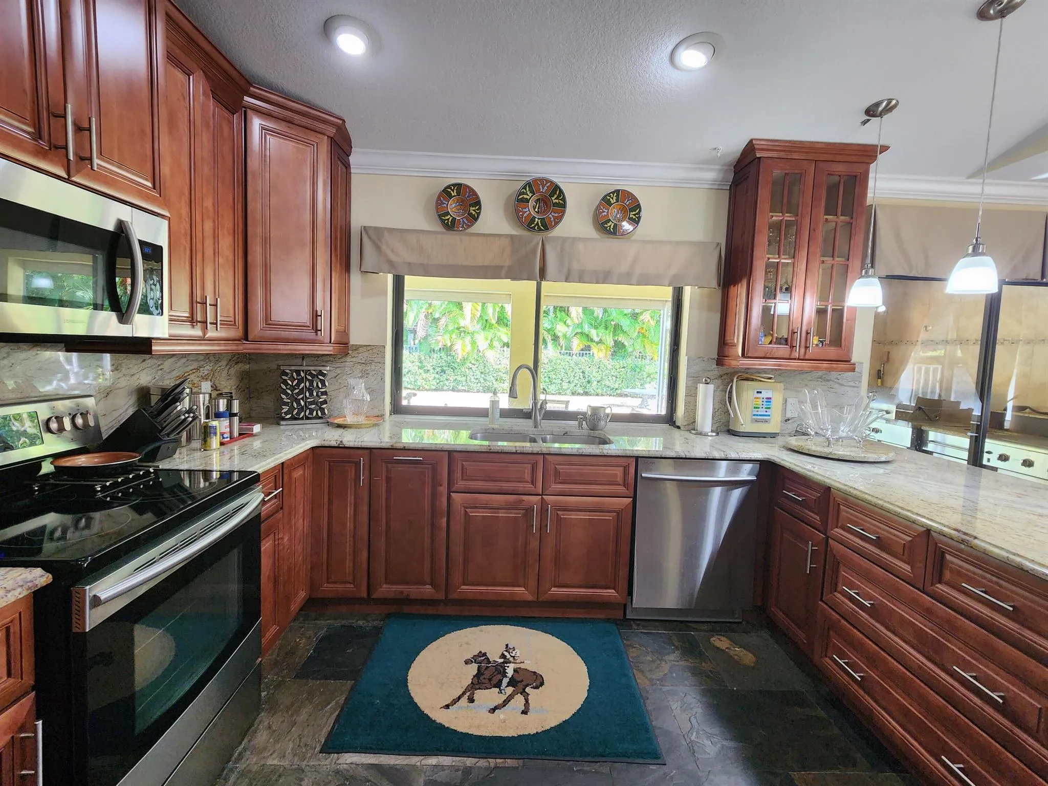 2099 Greenview Cove Drive
