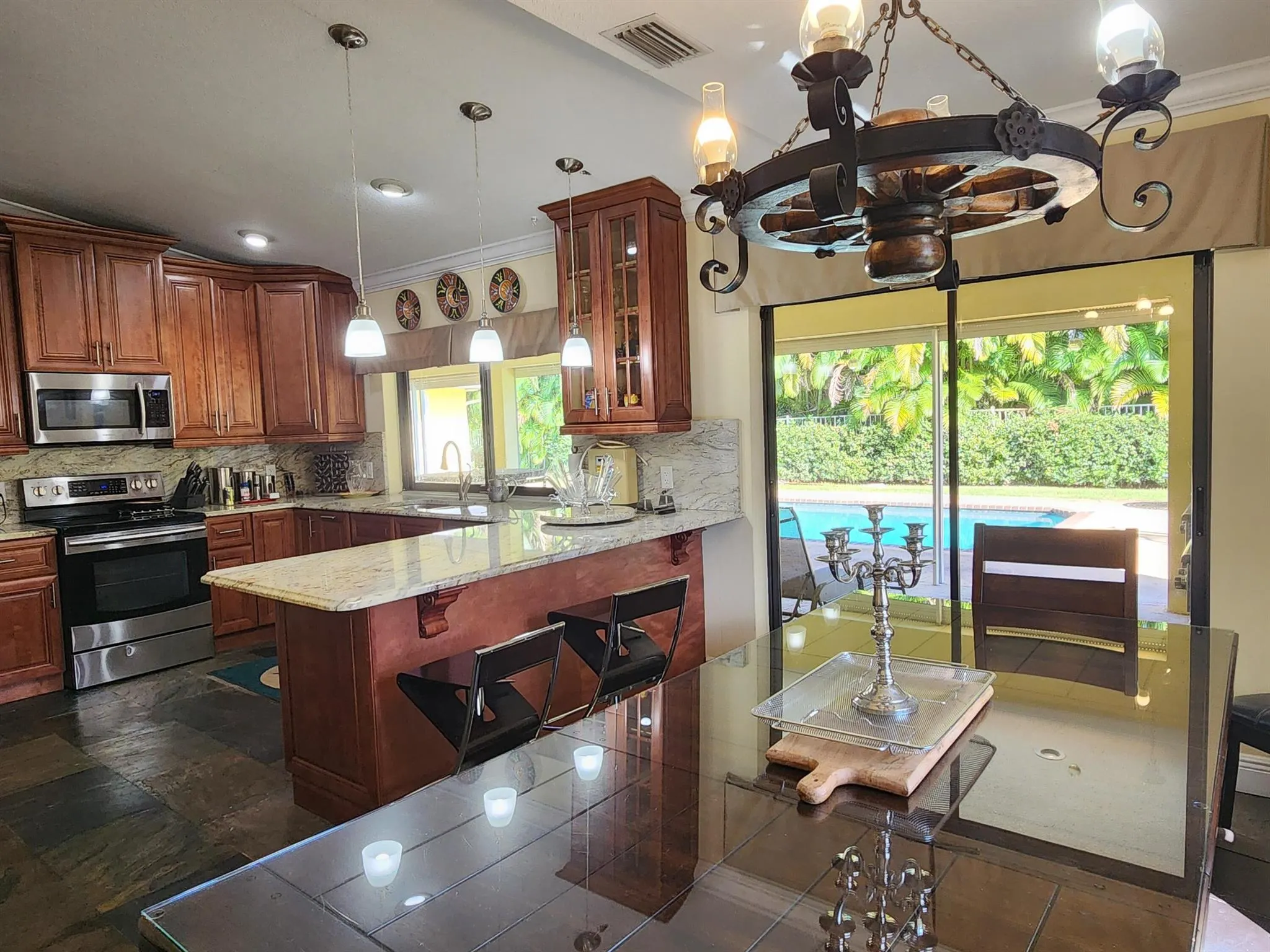 2099 Greenview Cove Drive