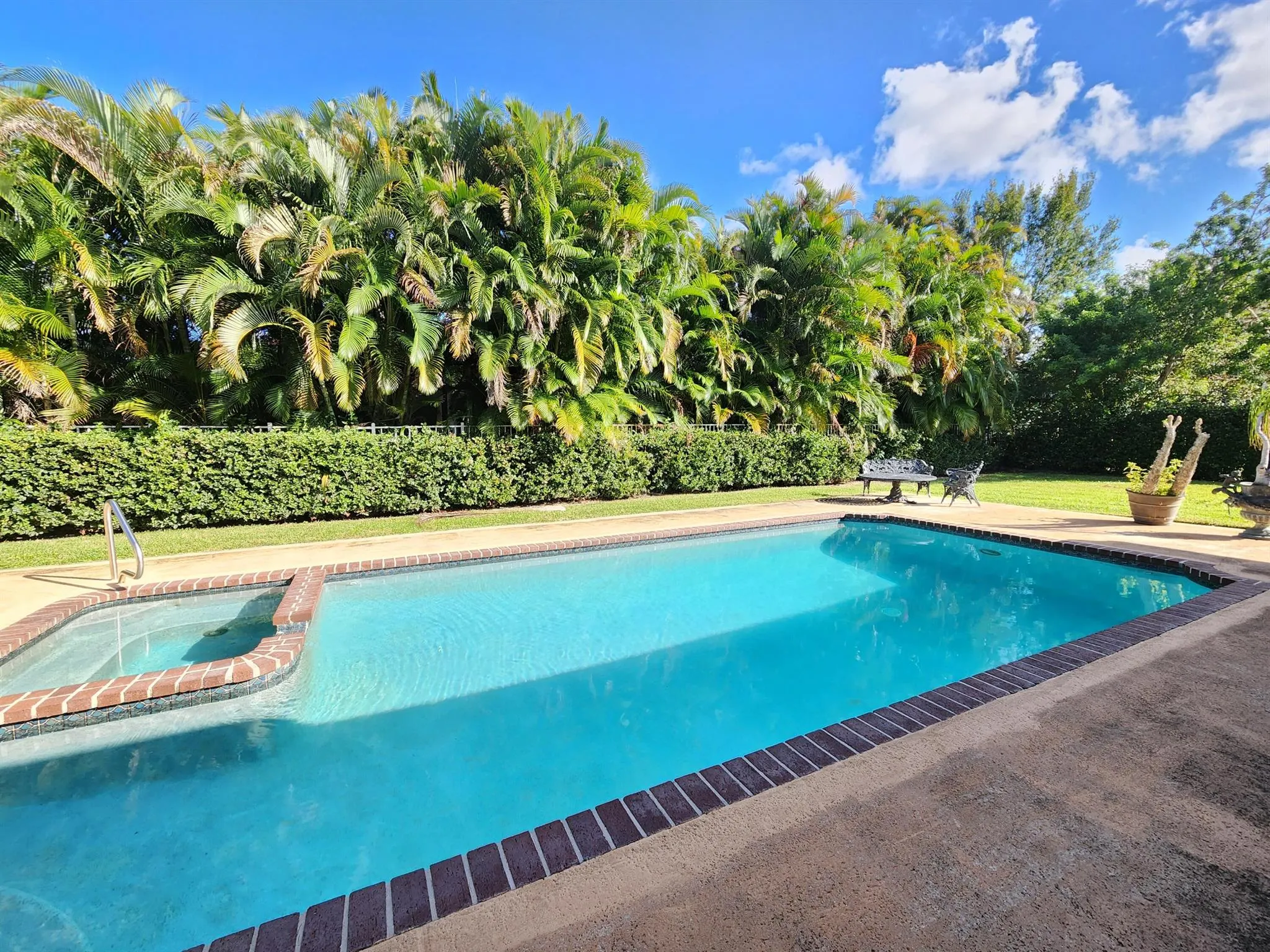 2099 Greenview Cove Drive