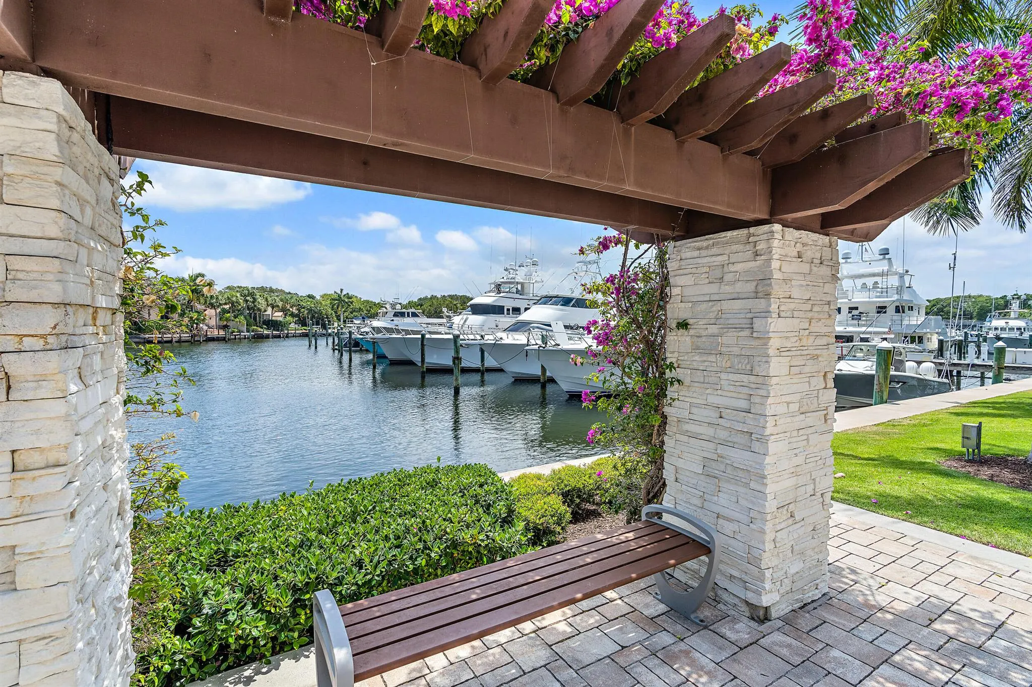 2720 Donald Ross 512 Road, #512