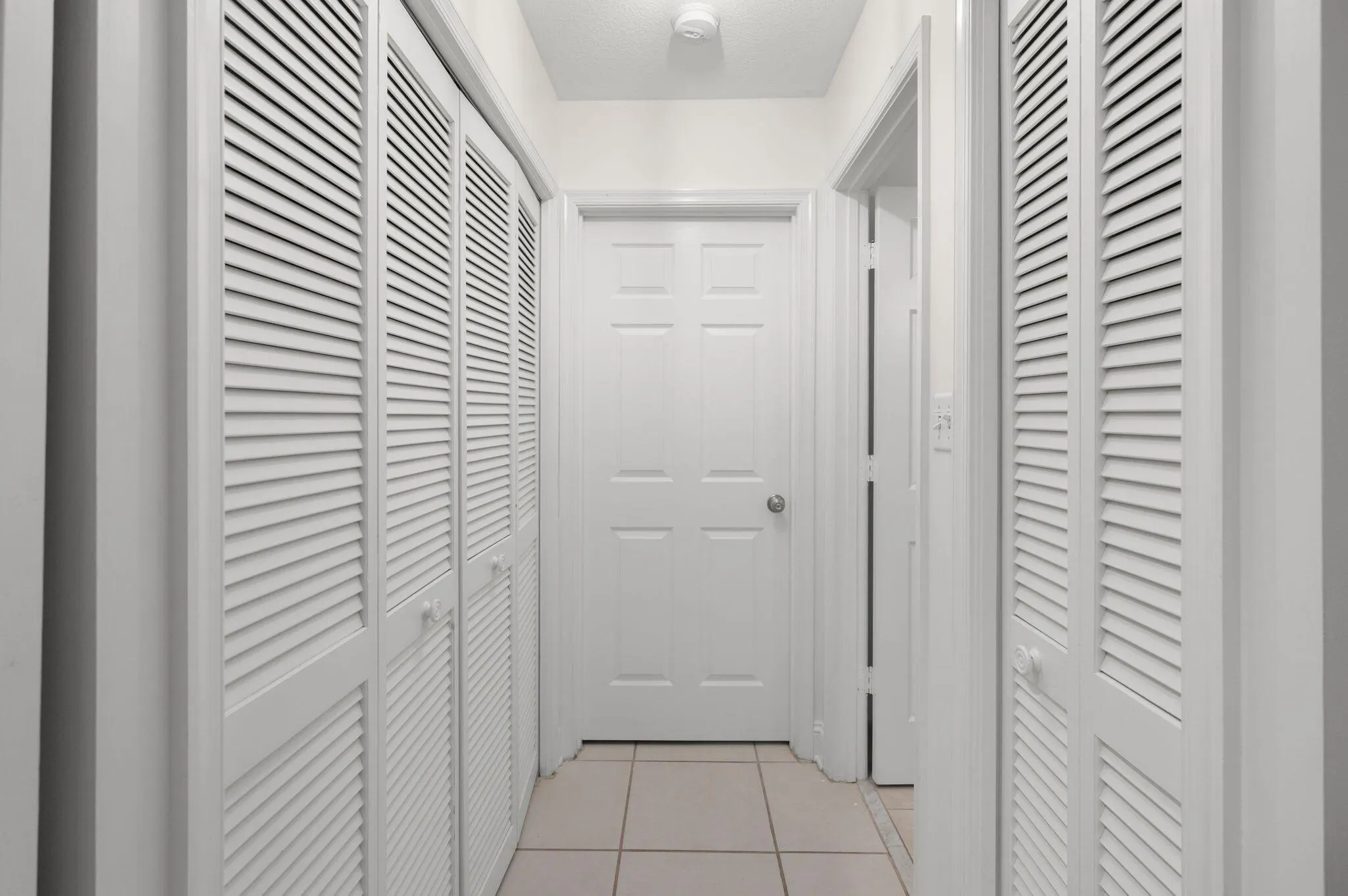 1433 Captains Walk, #18d