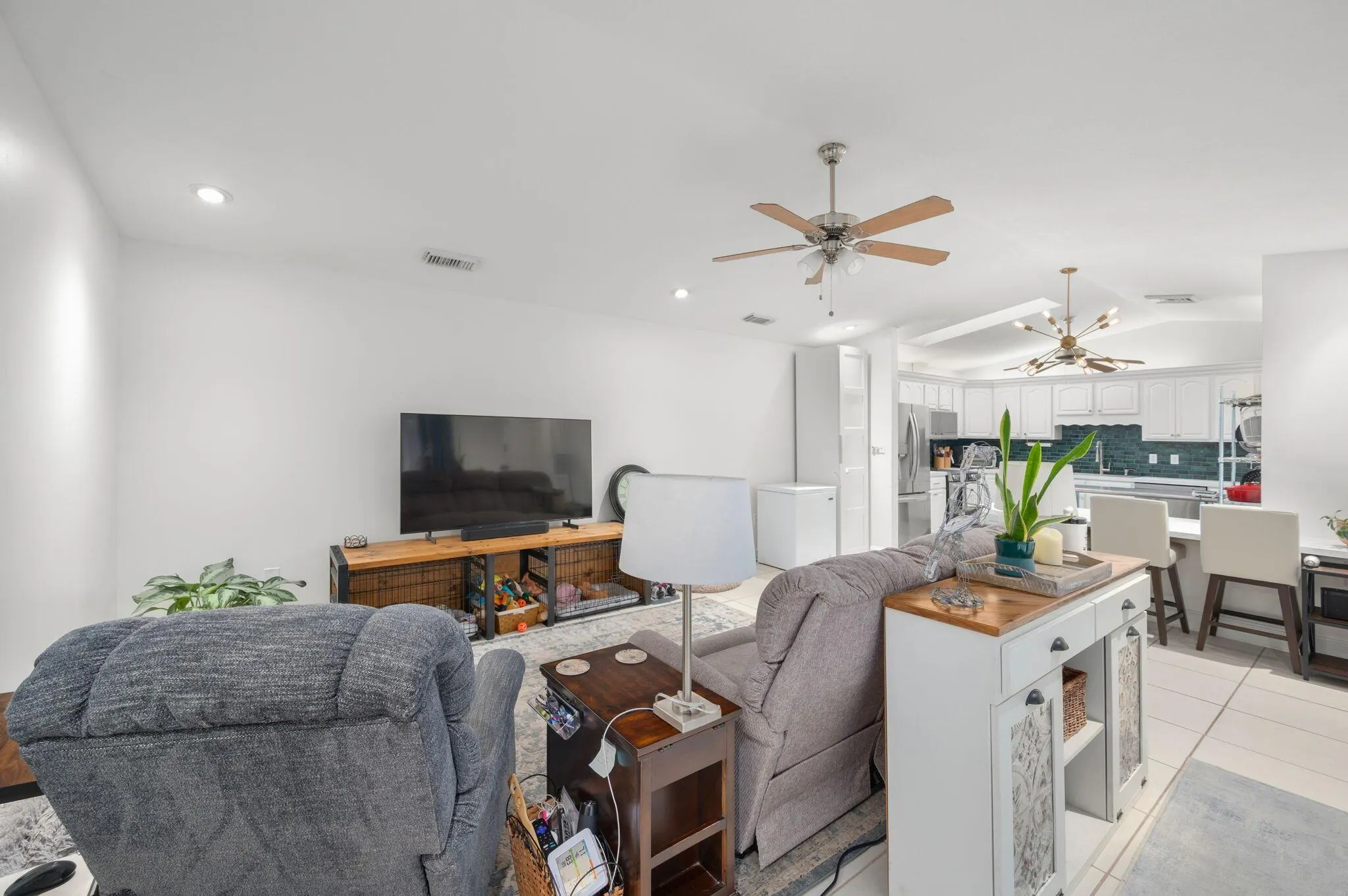 1433 Captains Walk, #18d
