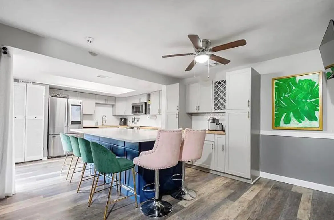 1520 Shaker Circle