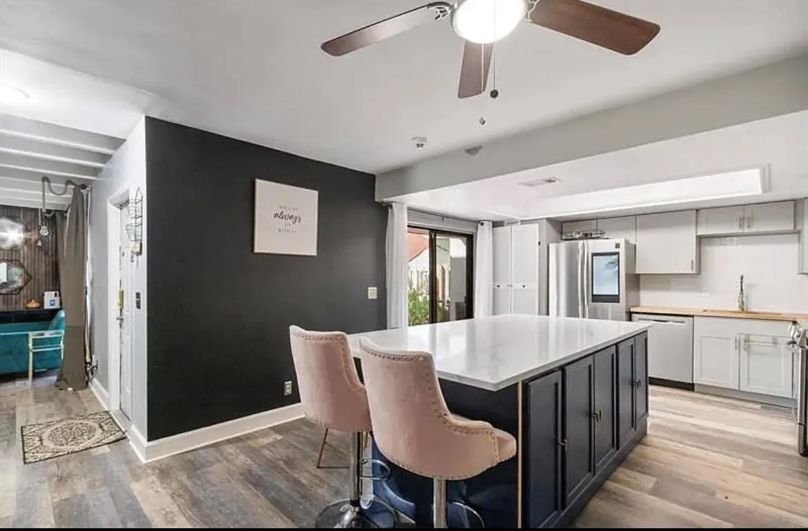 1520 Shaker Circle