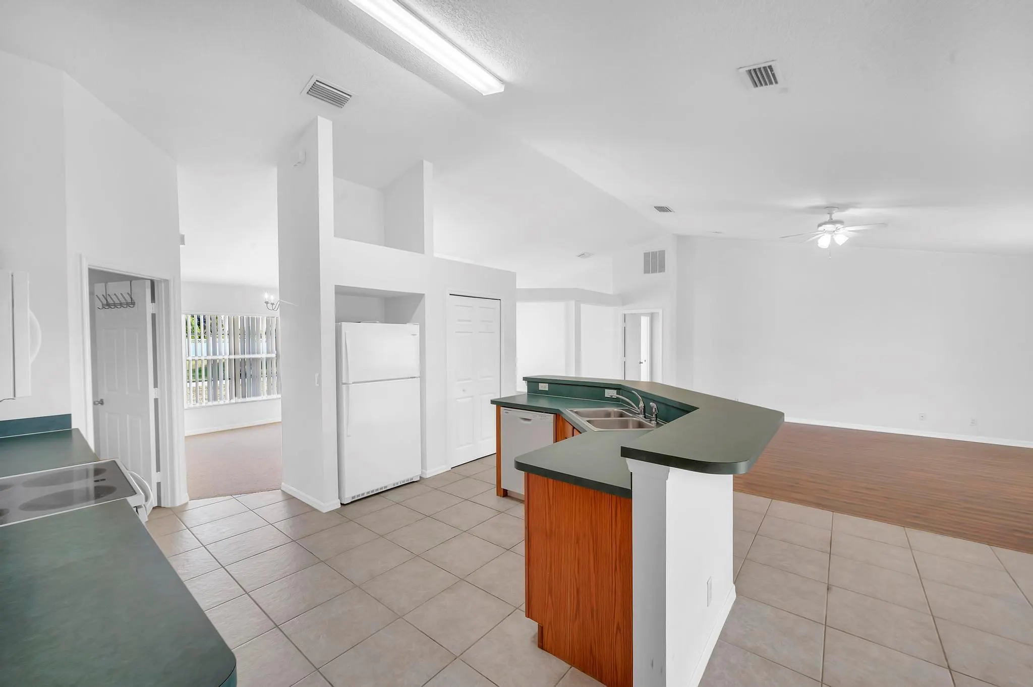 446 SW South Quick Circle