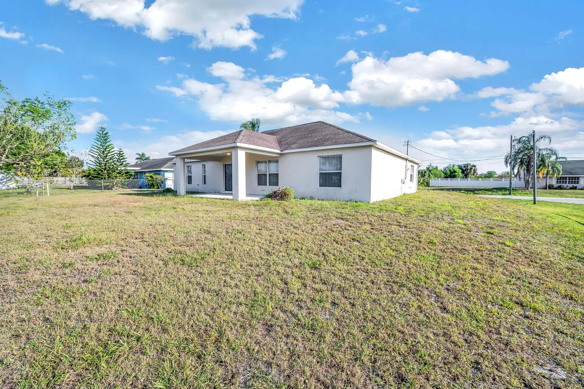 446 SW South Quick Circle