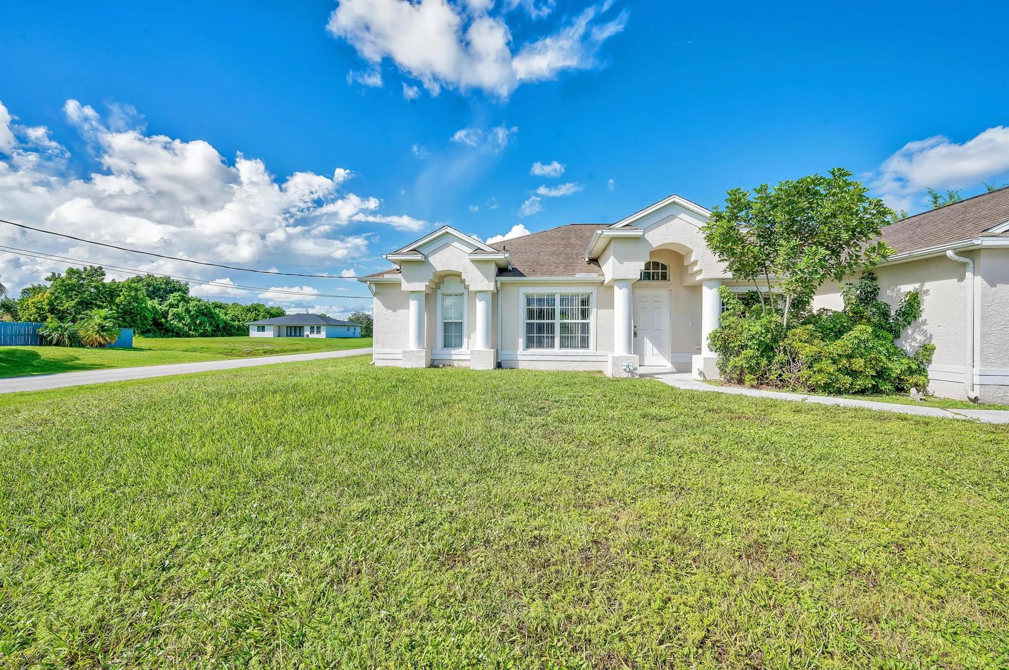 446 SW South Quick Circle