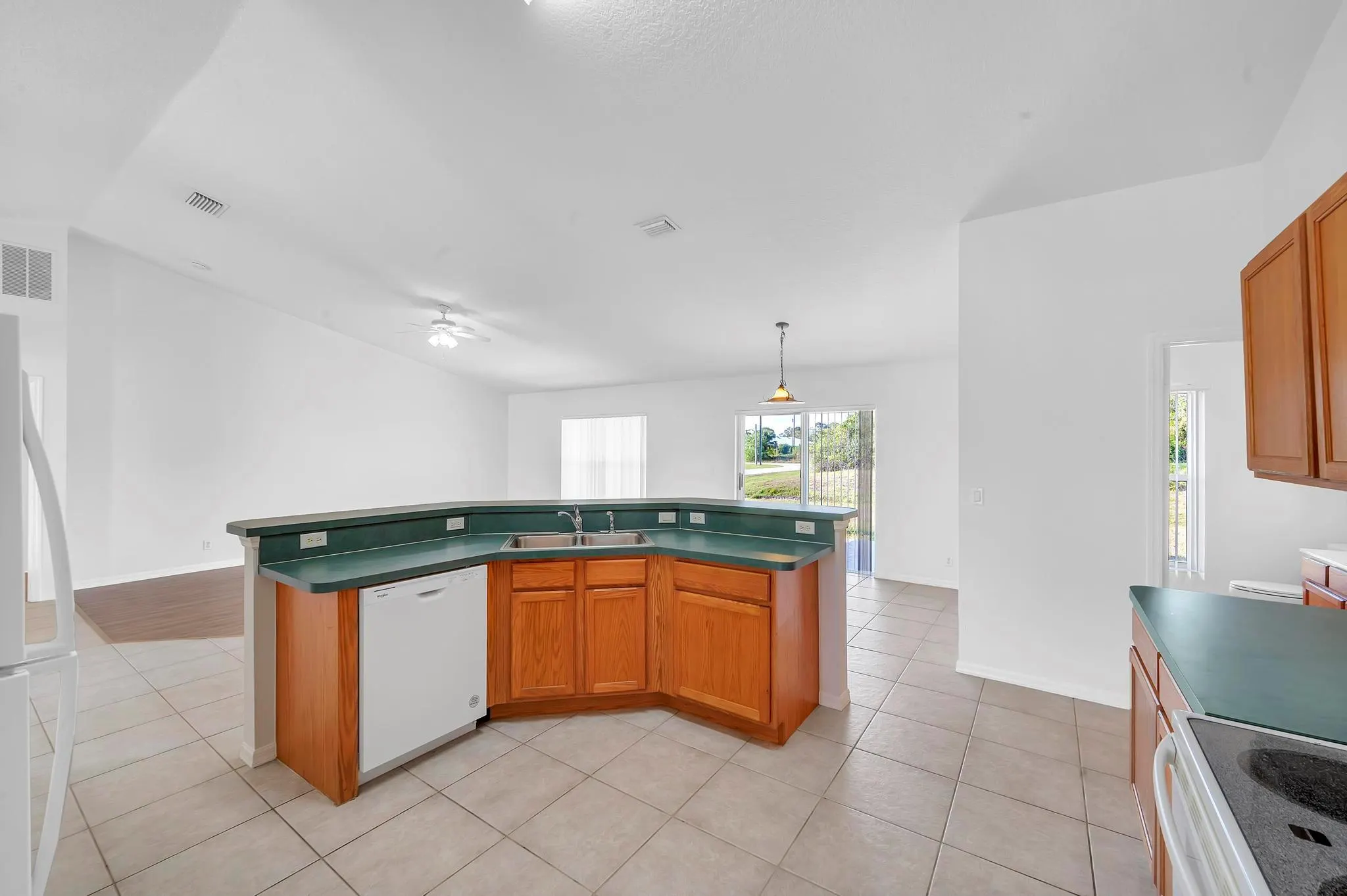 446 SW South Quick Circle